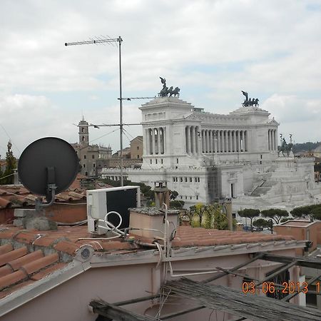 Bed and Breakfast Residenza Torre Colonna Рим Экстерьер фото