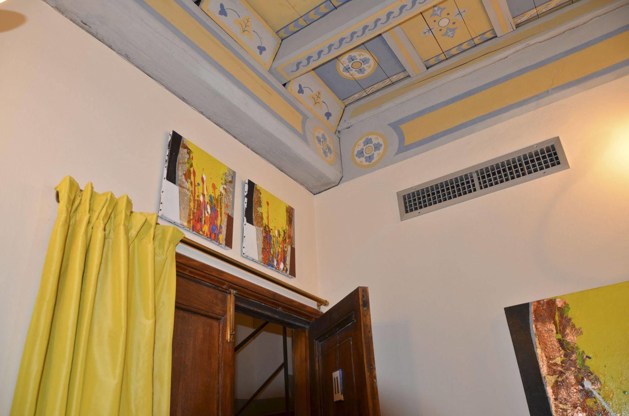 Bed and Breakfast Residenza Torre Colonna Рим Экстерьер фото