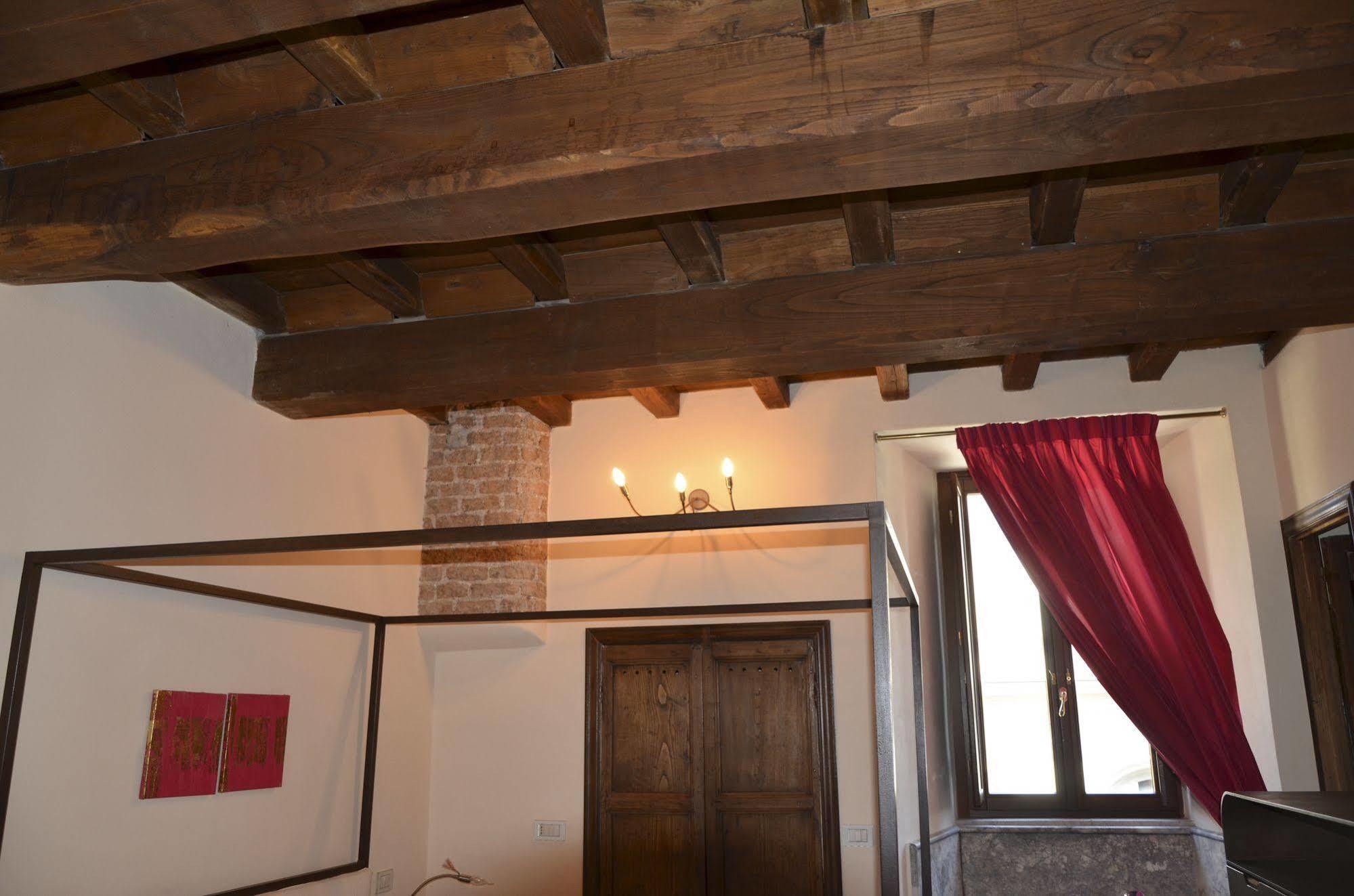 Bed and Breakfast Residenza Torre Colonna Рим Экстерьер фото