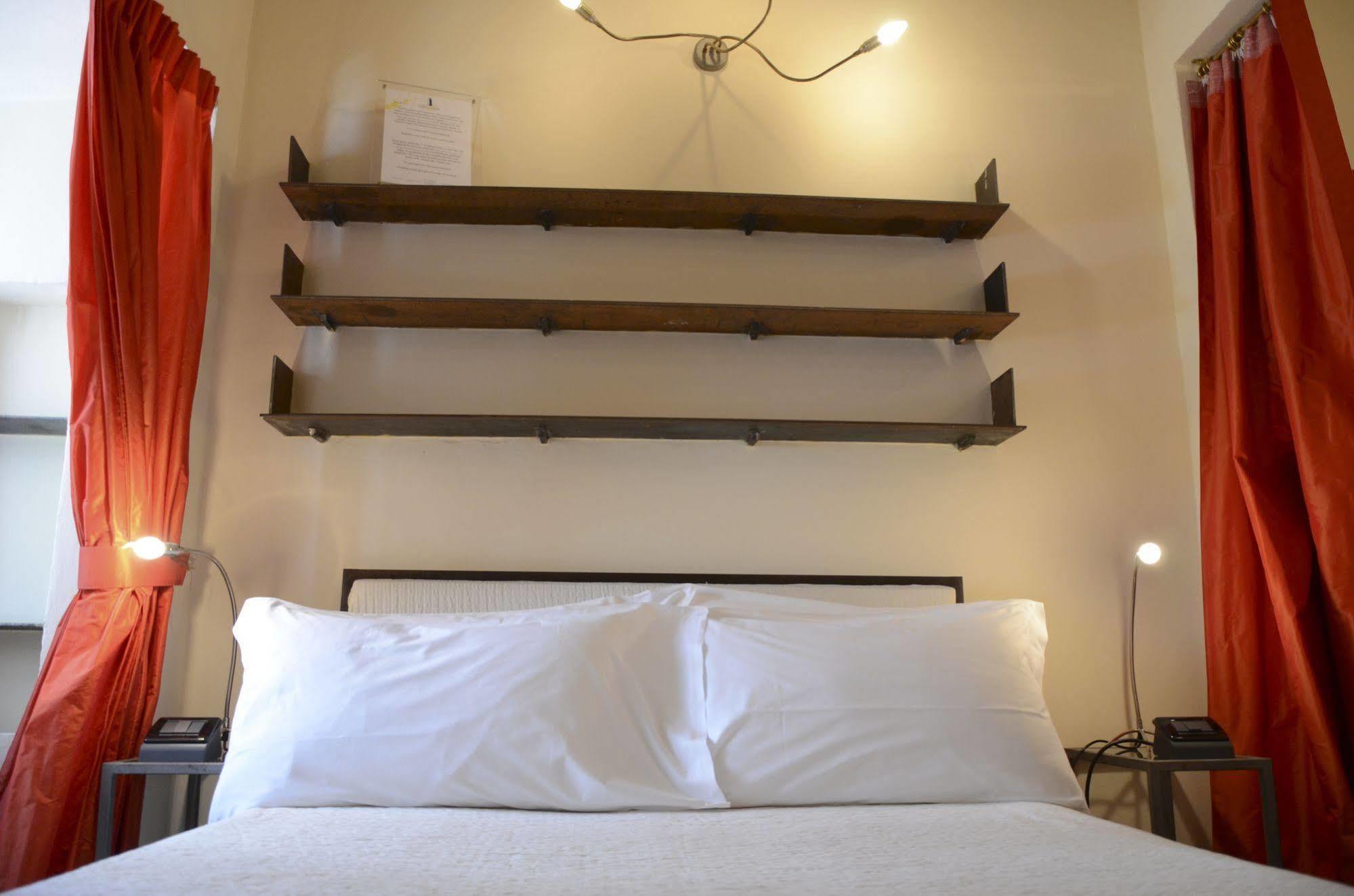 Bed and Breakfast Residenza Torre Colonna Рим Экстерьер фото